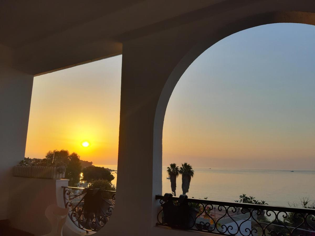 B&B Sea Terrace Aci Castello Εξωτερικό φωτογραφία
